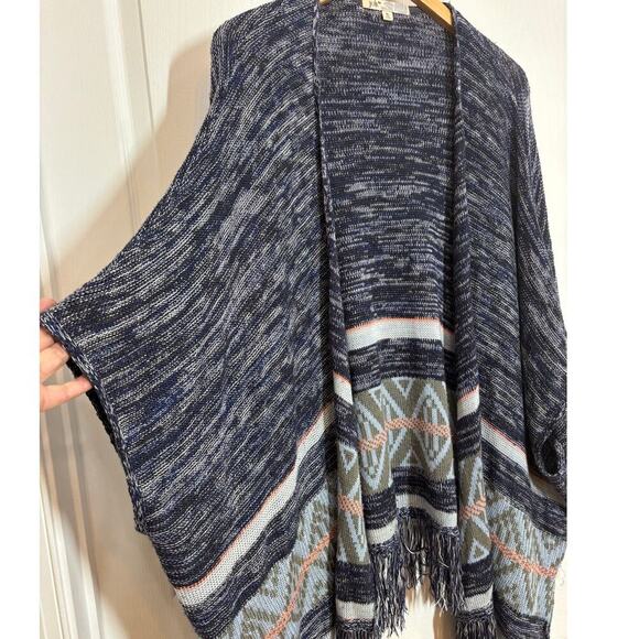 Jolt Women XL Shawl Blue and Navy Lagenlook Fringe Casual Chic - Picture 2 of 8